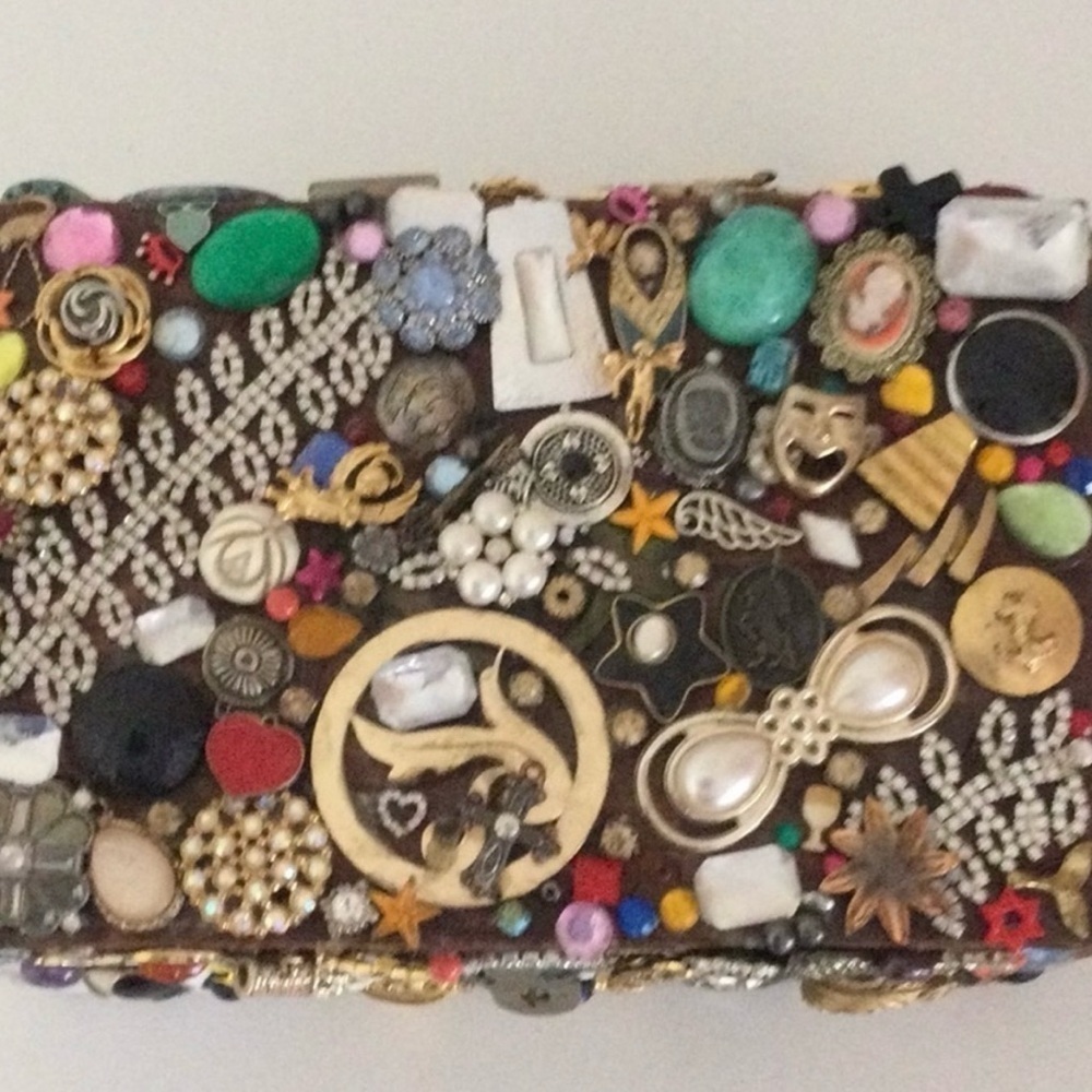 Vintage Treasure Jeweled Wooden Lined Box - Picture 5 of 9